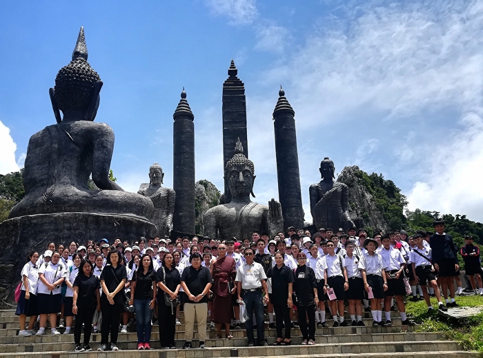 ม.3 ทัศนศึกษา
วัดถ้ำกระบอกและวัดพระบาทน้ำพุ จ.ลพบุรี