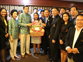 คณะผู้บริหาร โรงเรียนสาธิตฯ
ร่วมงานแสดงมุทิตาจิต
เนื่องในวันคล้ายวันเกิด นายกร ทัพพะรังสี
นายกสภามหาวิทยาลัย